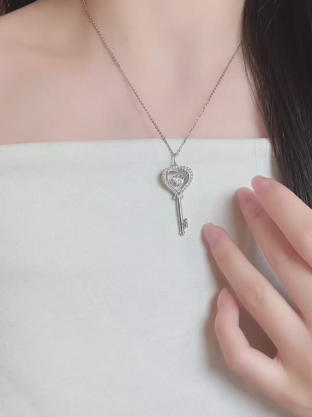 1.06 ct Heart Adjustable Round-Cut Lab-Grown Diamond Necklace in 925 Sterling Silver video
