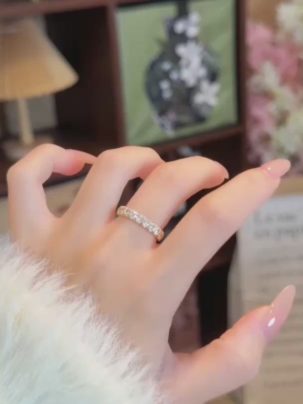 2 ctw Vintage Oval-Cut Lab-Grown Diamond Band in 18K Yellow Gold