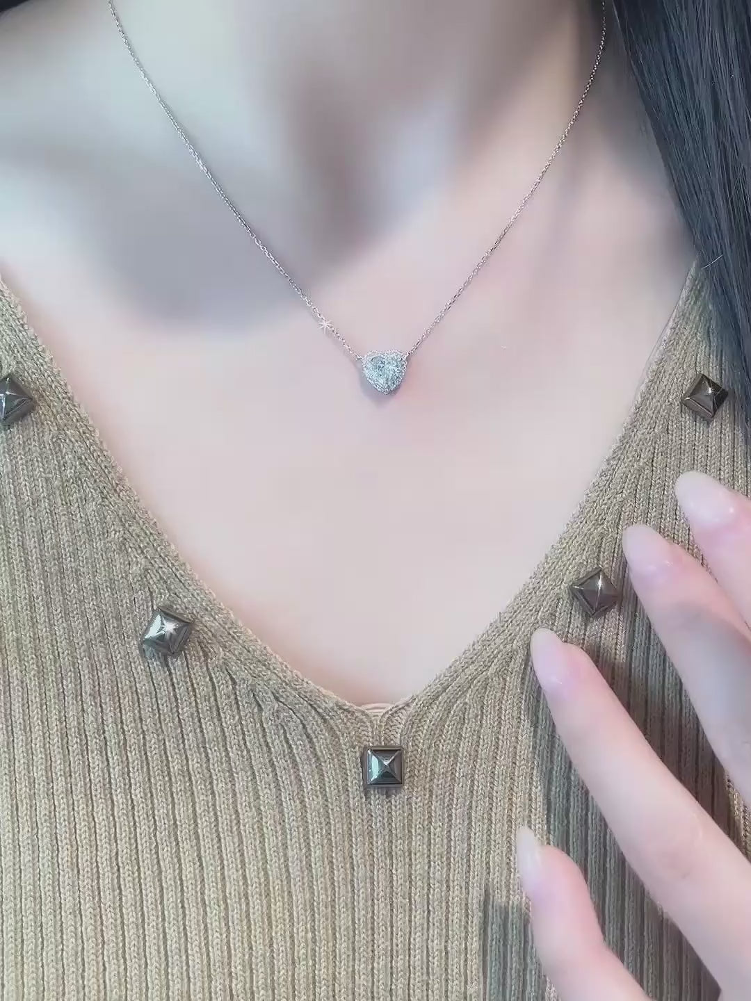 1.02 ct Celestial Three-Prong Heart-Cut Lab-Grown Diamond Necklace in PT950 Platinum video