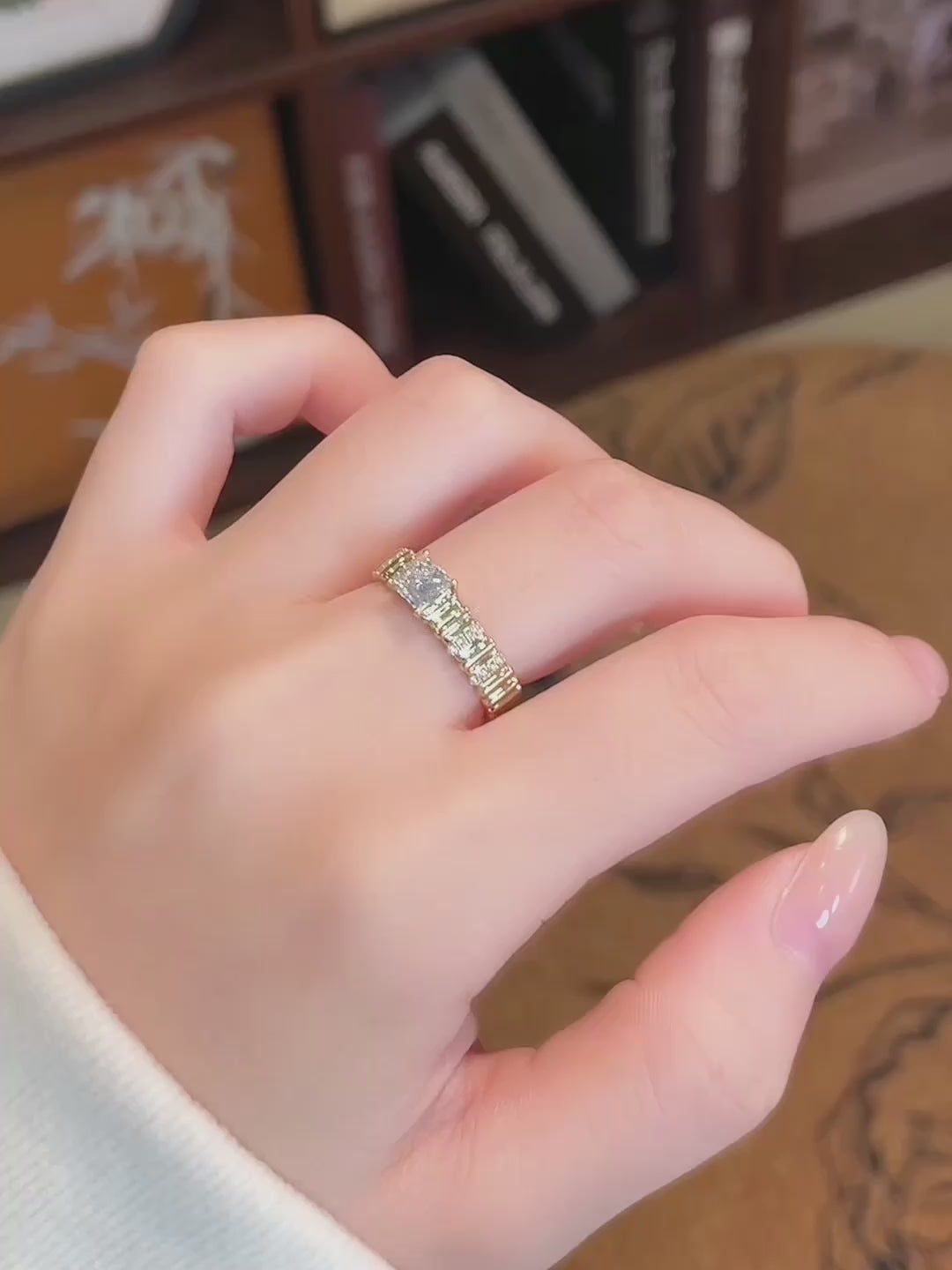 0.63 ct Vintage Princess-Cut Lab-Grown Diamond Ring in 18K Yellow Gold – APYFR0378-Y video