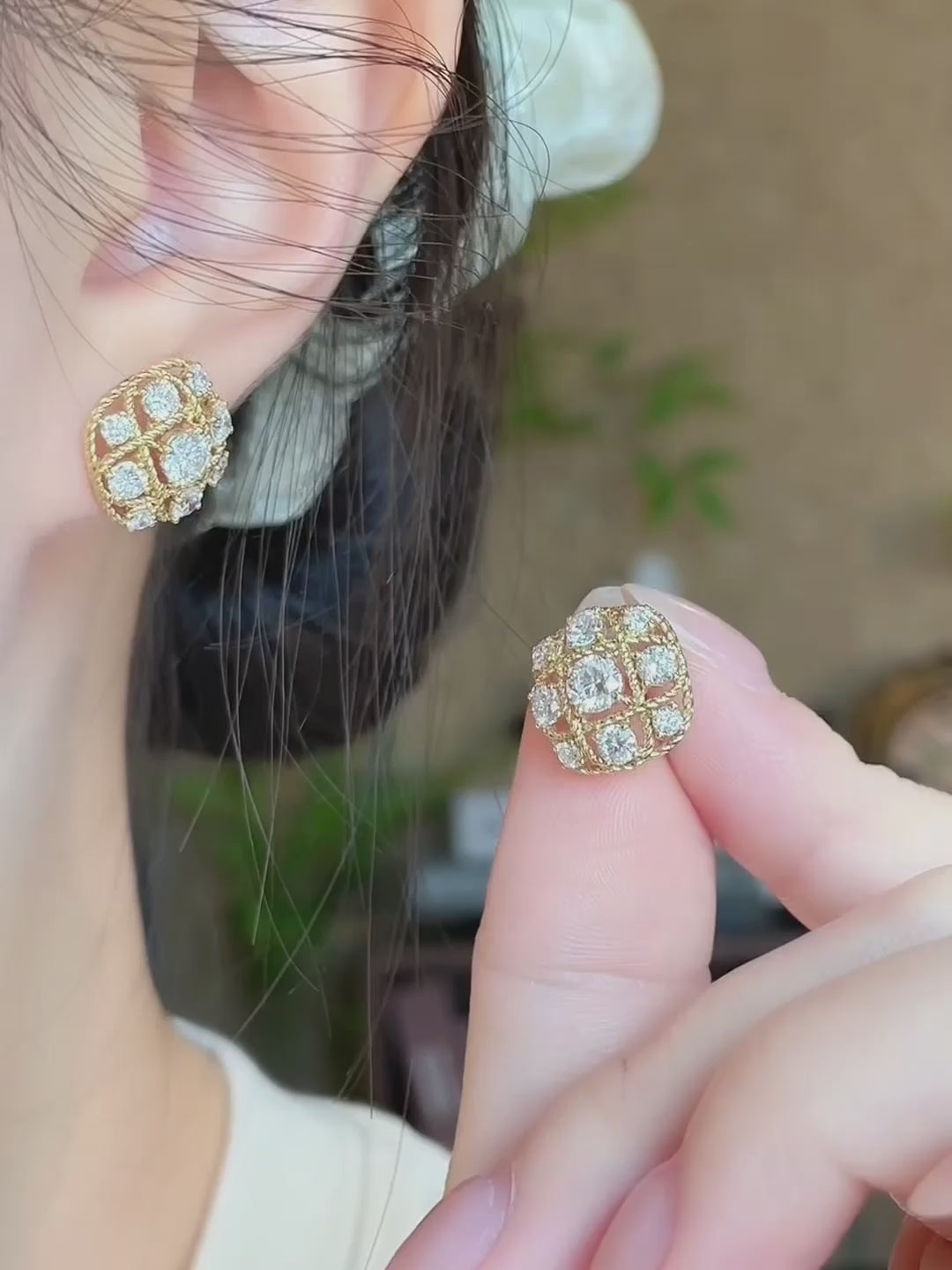 0.62 ctw Vintage Round-Cut Lab-Grown Diamond Stud Earrings in 18K Yellow Gold