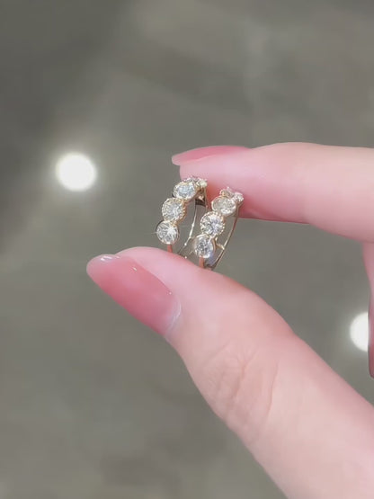 0.93 ctw Round-Cut Lab-Grown Diamond Earrings in 18K Yellow Gold