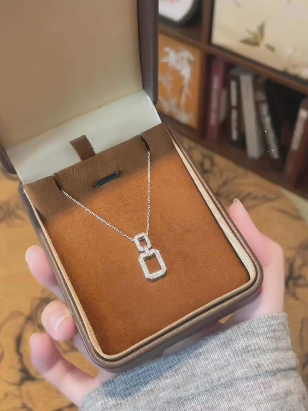 0.32 ctw Geometric Adjustable Round-Cut Lab-Grown Diamond Necklace in 18K White Gold video